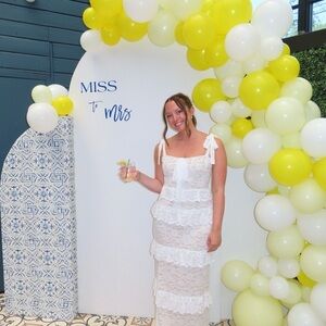 Show Me Your MuMu Yellow and White Balloon Arch